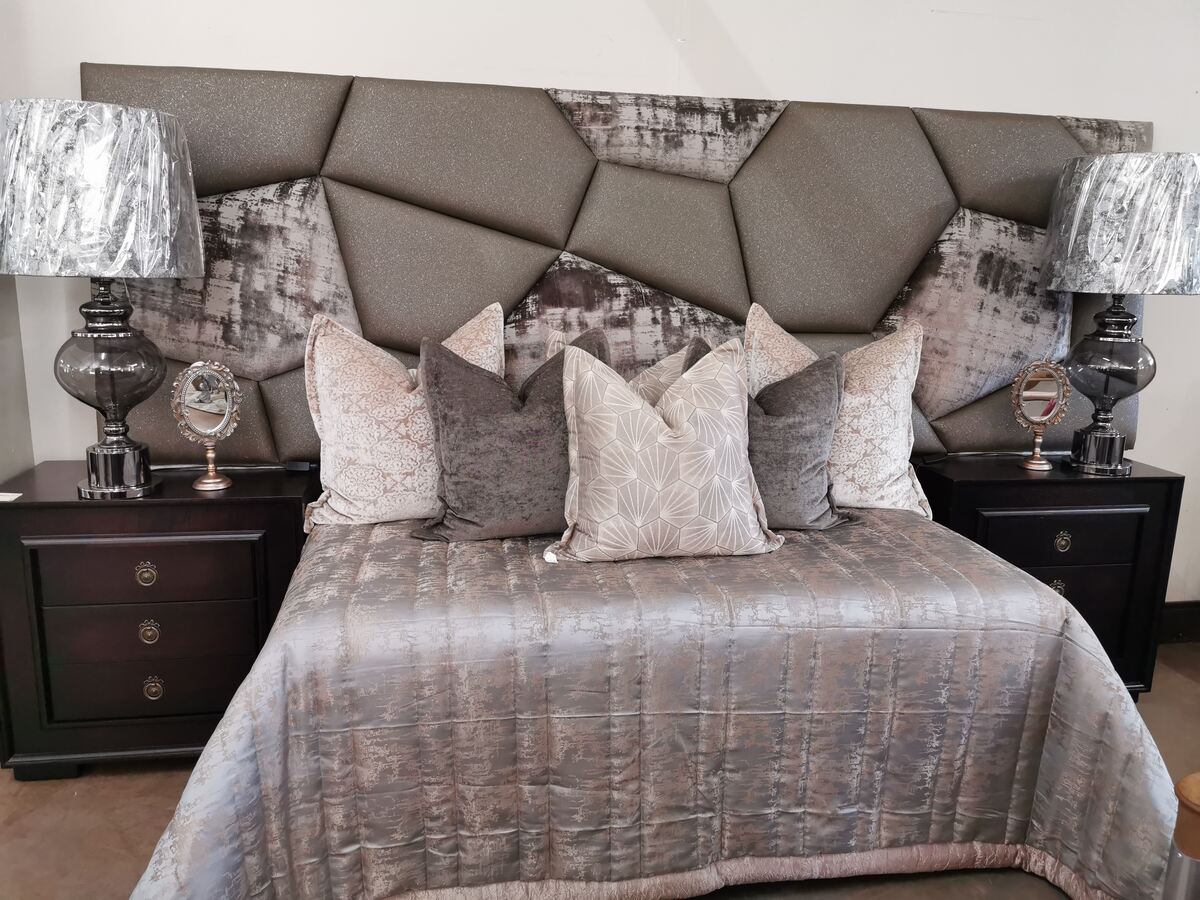 HB (21) House of Interiors